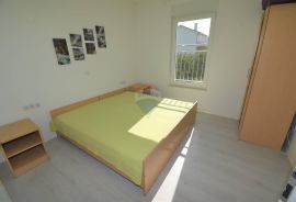 Novi Vinodolski, Povile, Etaža kuće-116m2 s 2 stana blizu mora, Novi Vinodolski, Appartement