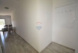 Novi Vinodolski, Povile, Etaža kuće-116m2 s 2 stana blizu mora, Novi Vinodolski, Appartement