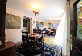 Rovinj,stan 90m od mora,pogled,teras,parking,2 .kat, Rovinj, Flat