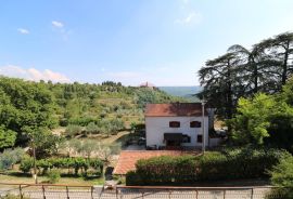 Autohtona starina sa predivnim pogledom na Grožnjan, Grožnjan, House