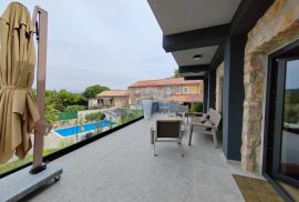 OTOK KRK,DOBRINJ -moderno  kamena villa sa bazenom, Dobrinj, Haus