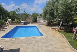 OTOK KRK,DOBRINJ -moderno  kamena villa sa bazenom, Dobrinj, House