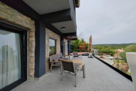 OTOK KRK,DOBRINJ -moderno  kamena villa sa bazenom, Dobrinj, Maison