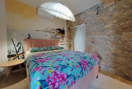 OTOK KRK,DOBRINJ -moderno  kamena villa sa bazenom, Dobrinj, House