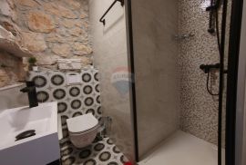 OTOK KRK,DOBRINJ -moderno  kamena villa sa bazenom, Dobrinj, House