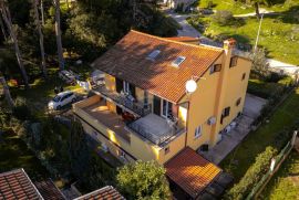 Rovinj,samostojeća kuća 426m2 na parceli od 840m2-do šumice i mora, Rovinj, Maison