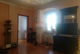 Rijeka - centar, 4S+DB stan na 1.katu, Rijeka, Appartement