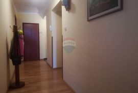 Rijeka - centar, 4S+DB stan na 1.katu, Rijeka, Appartement