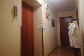 Rijeka - centar, 4S+DB stan na 1.katu, Rijeka, Appartement