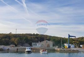 OTOK CRES - MARTINŠĆICA - VELIKO GRAĐEVINSKO ZEMLJIŠTE 2. RED DO MORA, Cres, Zemljište