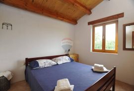 Rovinj,Ranch-20 000m2 i 3 kuće,1km od mora, Rovinj, Ev