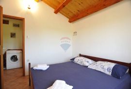 Rovinj,Ranch-20 000m2 i 3 kuće,1km od mora, Rovinj, Σπίτι