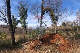 Odličan građevinski teren od 1011 m2,centar Matulja- ekskluzivno samo kod nas!, Matulji, Land