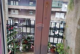 CENTAR  1 KAT  STAN 130m2, Rijeka, Appartment