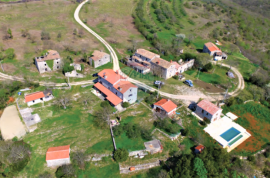 Istra,Grožnjan-Impozantno imanje za investiciju, Grožnjan, Земля