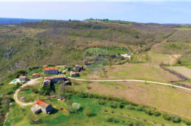 Istra,Grožnjan-Impozantno imanje za investiciju, Grožnjan, Terra