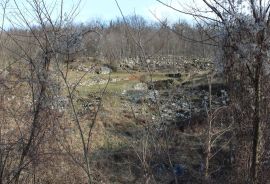 MATULJI - MUČIĆI - GRAĐEVINSKI TEREN 1900 M2 U BLIZINI GLAVNE CESTE, Matulji, Land