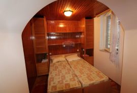 OPATIJA - KUĆA S 4 APARTMANA U BLIZINI CENTRA, Opatija, House