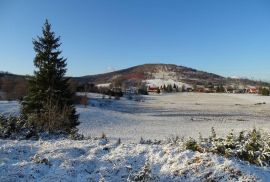 Velik i lijep teren-Stari Laz, Ravna Gora, أرض