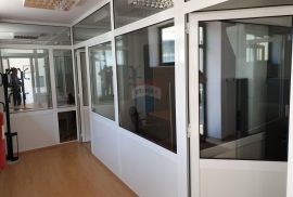 RIJEKA, CENTAR - ZAKUP UREDSKOG PROSTORA, 840 m2, Rijeka, Commercial property