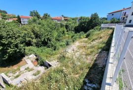 VIŠKOVO- Građevinsko zemljište u samom centru, mogućnost gradnje 6 stanova !!!, Viškovo, Terra