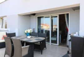 Novigrad, top stan s pogledom na more, Novigrad, Apartamento