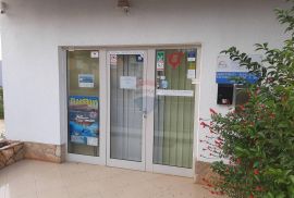 Istra, Novigrad, Karigador, poslovni prostor 1. red od mora, Brtonigla, Propriedade comercial