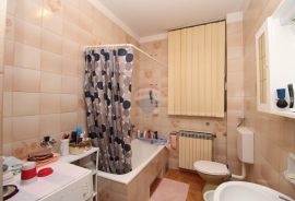 Samostojeća kuća s 2 uređena stana, potkrovljem, prizemljem i 2900m2 okućnice, Rijeka, Maison