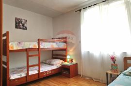 OPATIJA- kuća s 5 apartmana, otvoren pogled na more, garaža, velika okućnica, blizina centra, Opatija, House