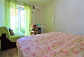 OPATIJA- kuća s 5 apartmana, otvoren pogled na more, garaža, velika okućnica, blizina centra, Opatija, House