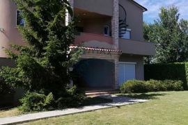 ISTRA,šURIDA,KUĆA SA PET STANOVA, Fažana, House