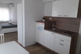 Istra,Fažana,Kuća sa apartmanima 200m od mora, Fažana, Famiglia