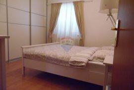 Istra,Fažana,Kuća sa apartmanima 200m od mora, Fažana, Casa