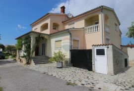 Istra, kuća u Fažani, posebna nekretnina stambeno poslovne namjene, Fažana, House