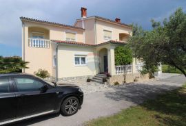 Istra, kuća u Fažani, posebna nekretnina stambeno poslovne namjene, Fažana, House