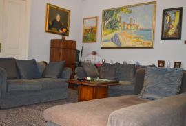 OPATIJA STROGI CENTAR- stan u autohtonoj Opatijskoj vili, Opatija, Apartamento