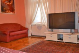 OPATIJA STROGI CENTAR- stan u autohtonoj Opatijskoj vili, Opatija, Appartement