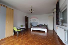 Sveta Nedelja: Kuća/3 stana -  332m2 - adaptirana sa okućnicom, Sveta Nedelja, House