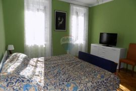 OPATIJA- moderan stan u renoviranoj vili, 100 m od mora, Opatija, Apartamento