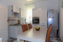 OPATIJA- moderan stan u renoviranoj vili, 100 m od mora, Opatija, Apartamento