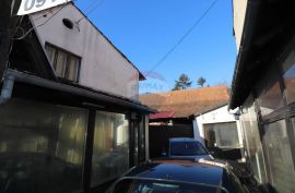 SAMOBOR, STARINA SA OKUĆNICOM 758 m2, Samobor, Casa