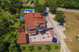 Istra, Umag apartmanska kuća sa bazenom, Umag, House