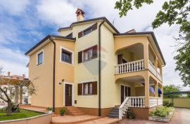 Istra, Umag apartmanska kuća sa bazenom, Umag, House