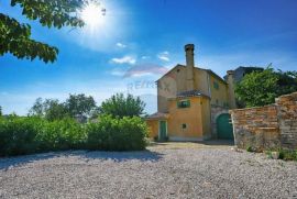 Kuća sa bazenom nedaleko od Grožnjana, Grožnjan, House