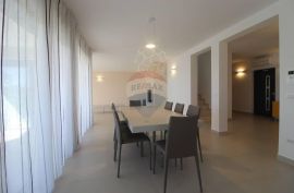 ISTRA,ROVINJ - PREDIVAN KOMFORAN PENTHOUSE S JOŠ LJEPŠIM POGLEDOM!, Rovinj, Flat