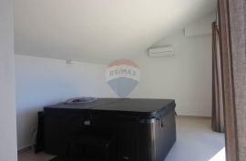 ISTRA,ROVINJ - PREDIVAN KOMFORAN PENTHOUSE S JOŠ LJEPŠIM POGLEDOM!, Rovinj, Flat