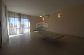 ISTRA,ROVINJ - PREDIVAN KOMFORAN PENTHOUSE S JOŠ LJEPŠIM POGLEDOM!, Rovinj, Flat