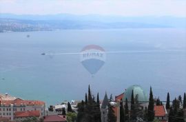 OPATIJA - VILA S OTVORENIM POGLEDOM NA CIJELI KVARNER!, Opatija, Дом