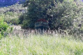 Teren sa dvije ruševine, Vinodolska Općina, أرض