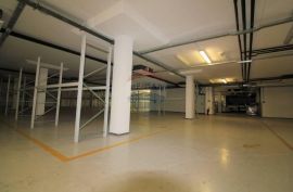 ŠKURINJE, Poslovno- skladišni prostor 2902 m2, Rijeka, Immobili commerciali